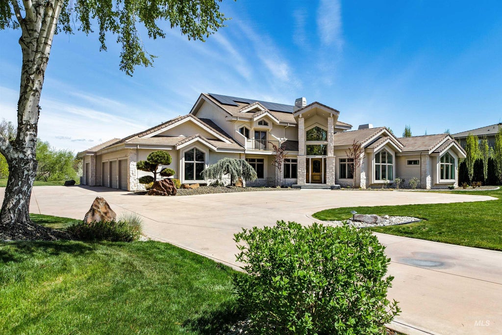 7014 N Spurwing Way, Meridian