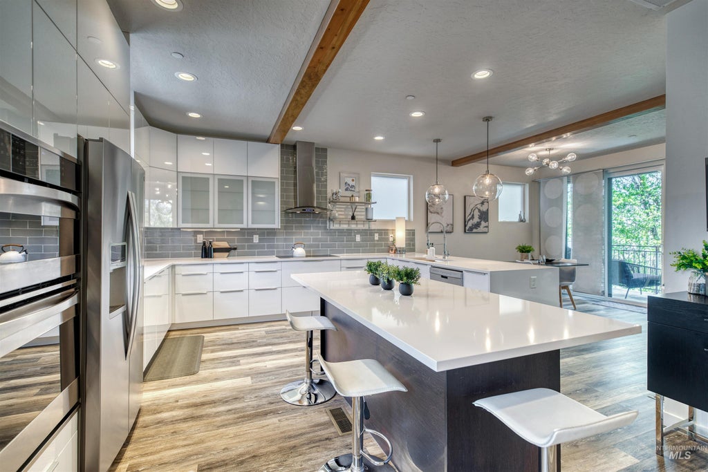 3600 N Prospect Way, Garden City