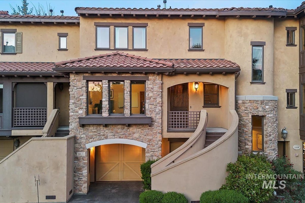 3612 N Prospect Way, Garden City