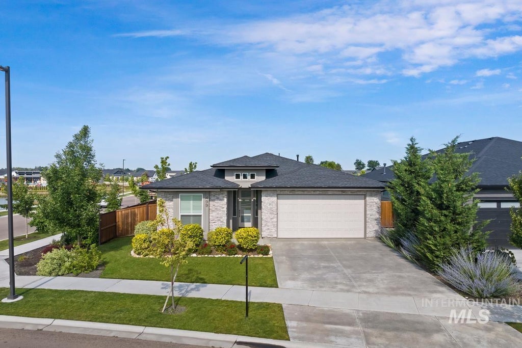 499 S Short Lane, Eagle