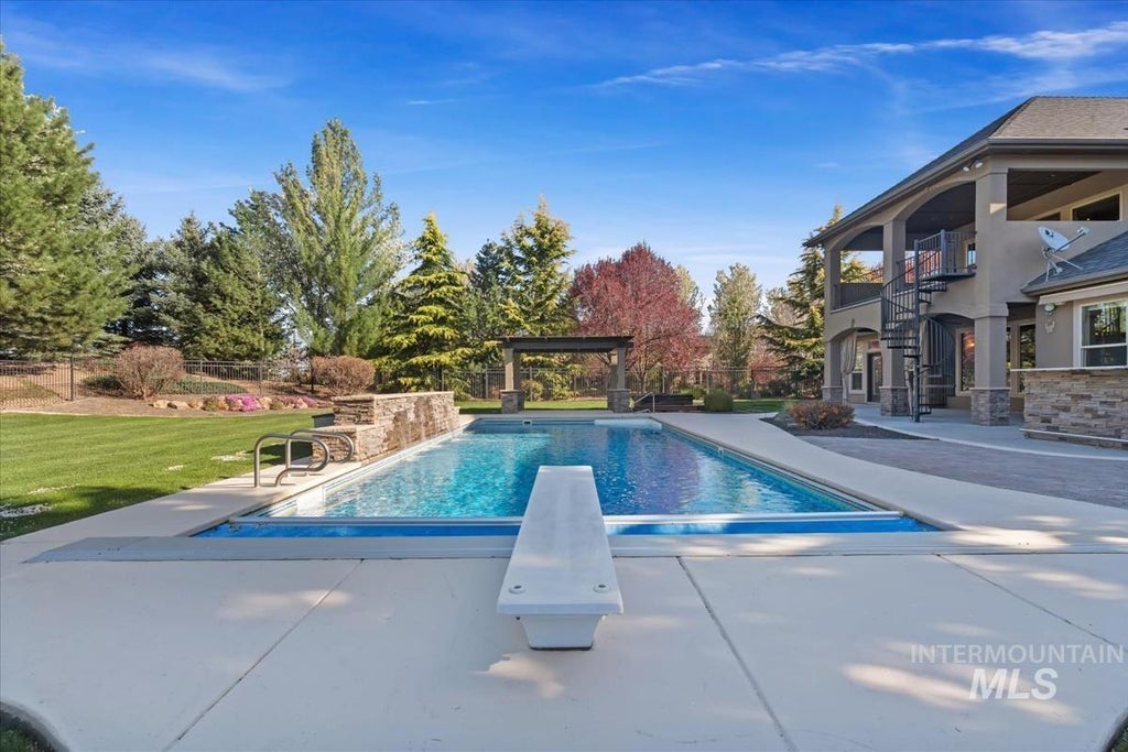 3343 S Donnington, Eagle