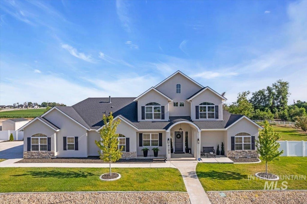 9195 Pursuit Dr, Middleton