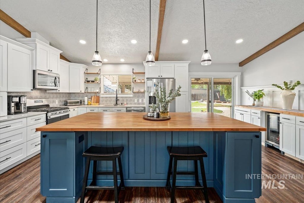 9271 Charles Way, Middleton