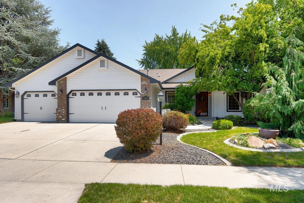 5740 N Applebrook, Boise